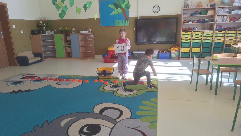 DZIEŃ MATEMATYKI W GRUPIE ŻYRAFKI 