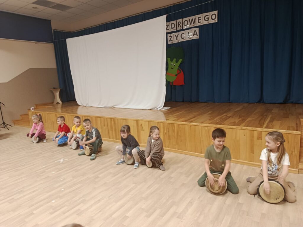 WARSZTATY BĘBNIARSKIE - GRUPA ŻYRAFKI
