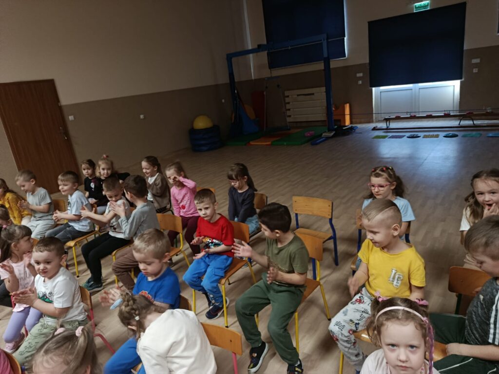 WARSZTATY BĘBNIARSKIE - GRUPA ŻYRAFKI