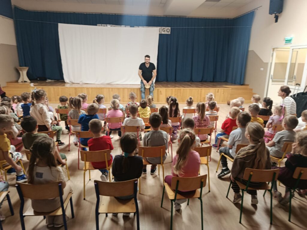 WARSZTATY BĘBNIARSKIE - GRUPA ŻYRAFKI