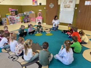 KONKURS FOTOGRAFICZNY "MOJE TĘCZOWE ŚNIADANIE" - GRUPA ŻYRAFKI