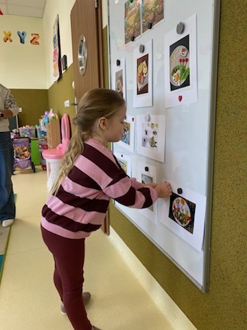 KONKURS FOTOGRAFICZNY "MOJE TĘCZOWE ŚNIADANIE" - GRUPA ŻYRAFKI