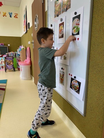 KONKURS FOTOGRAFICZNY "MOJE TĘCZOWE ŚNIADANIE" - GRUPA ŻYRAFKI