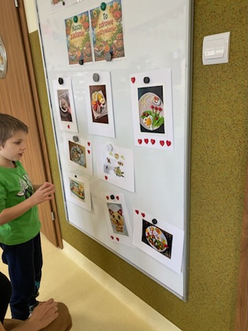 KONKURS FOTOGRAFICZNY "MOJE TĘCZOWE ŚNIADANIE" - GRUPA ŻYRAFKI