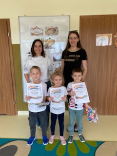 KONKURS FOTOGRAFICZNY "MOJE TĘCZOWE ŚNIADANIE" - GRUPA ŻYRAFKI