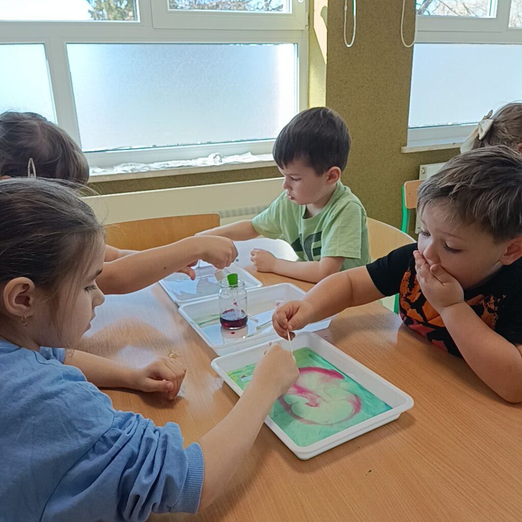 ZABAWY Z WODĄ GRUPA TYGRYSKI