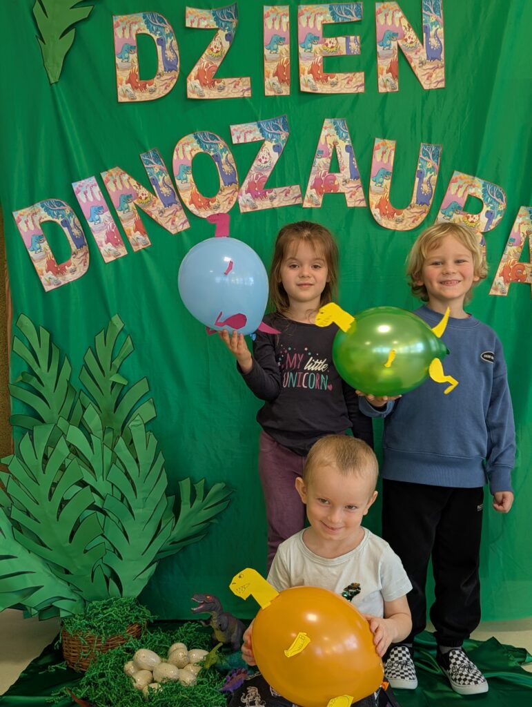 DZIEŃ DINOZAURA W GRUPIE TYGRYSKI 