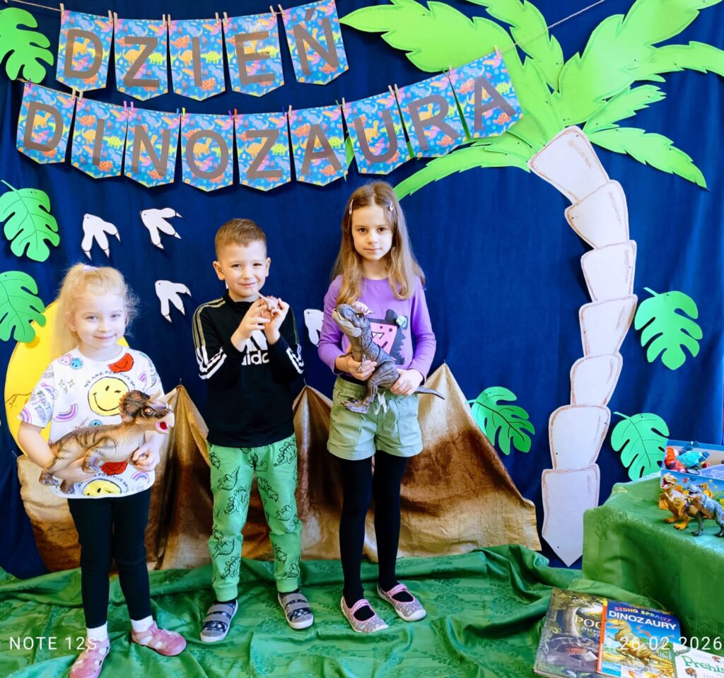 Dzień Dinozaura w grupie "Motylki".