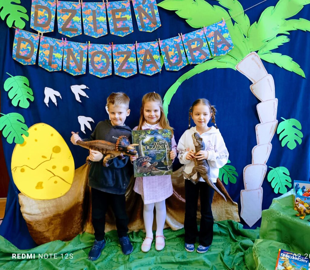 Dzień Dinozaura w grupie "Motylki".
