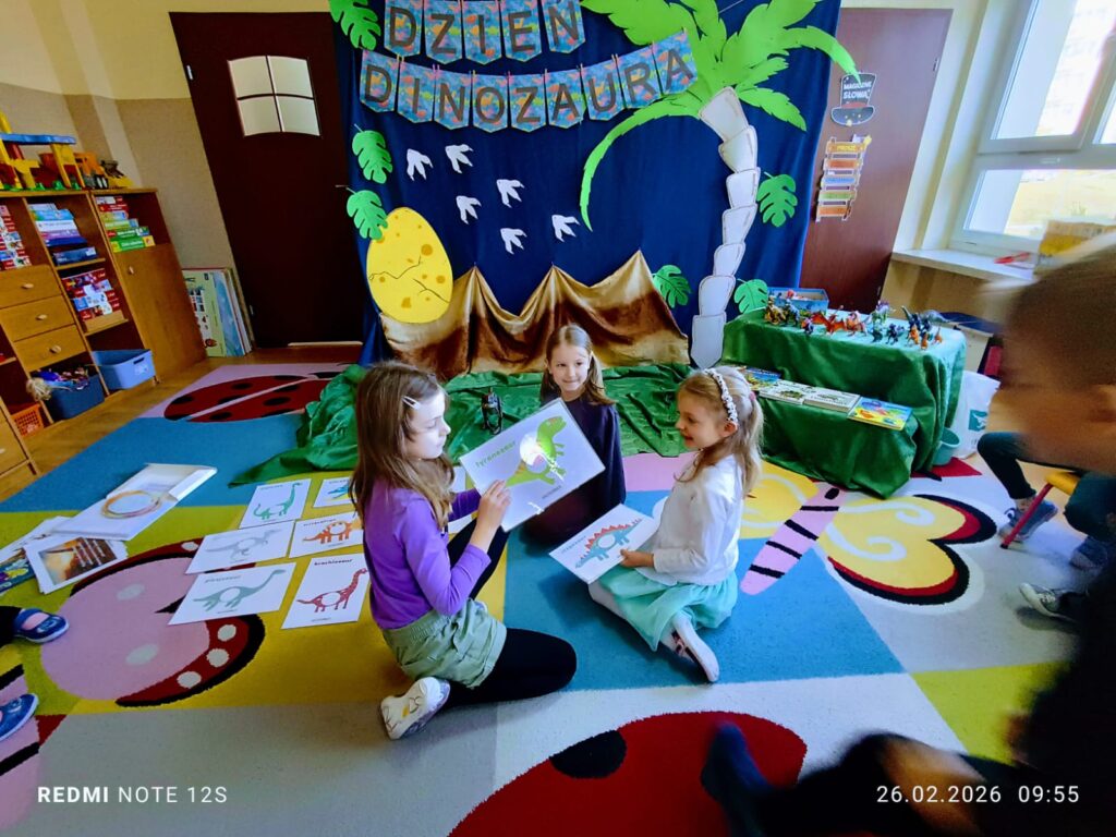 Dzień Dinozaura w grupie "Motylki".