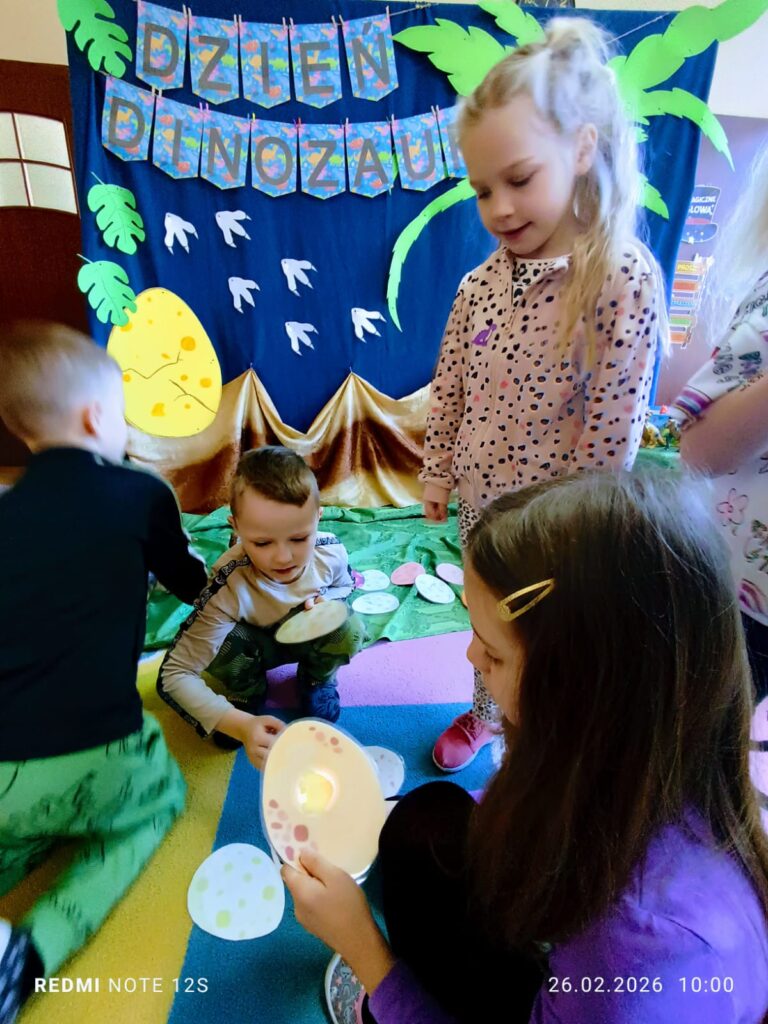 Dzień Dinozaura w grupie "Motylki".