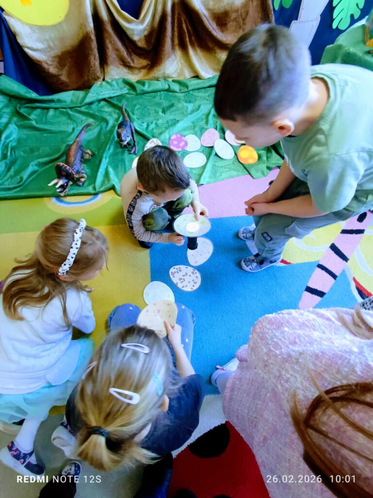 Dzień Dinozaura w grupie "Motylki".