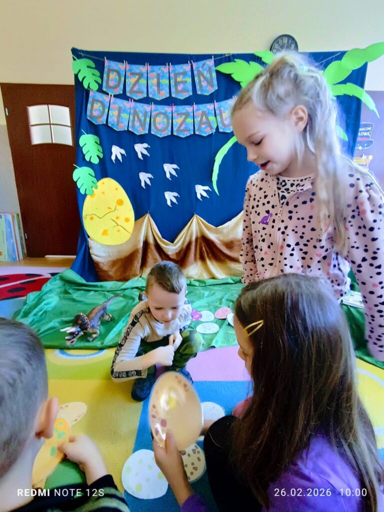 Dzień Dinozaura w grupie "Motylki".