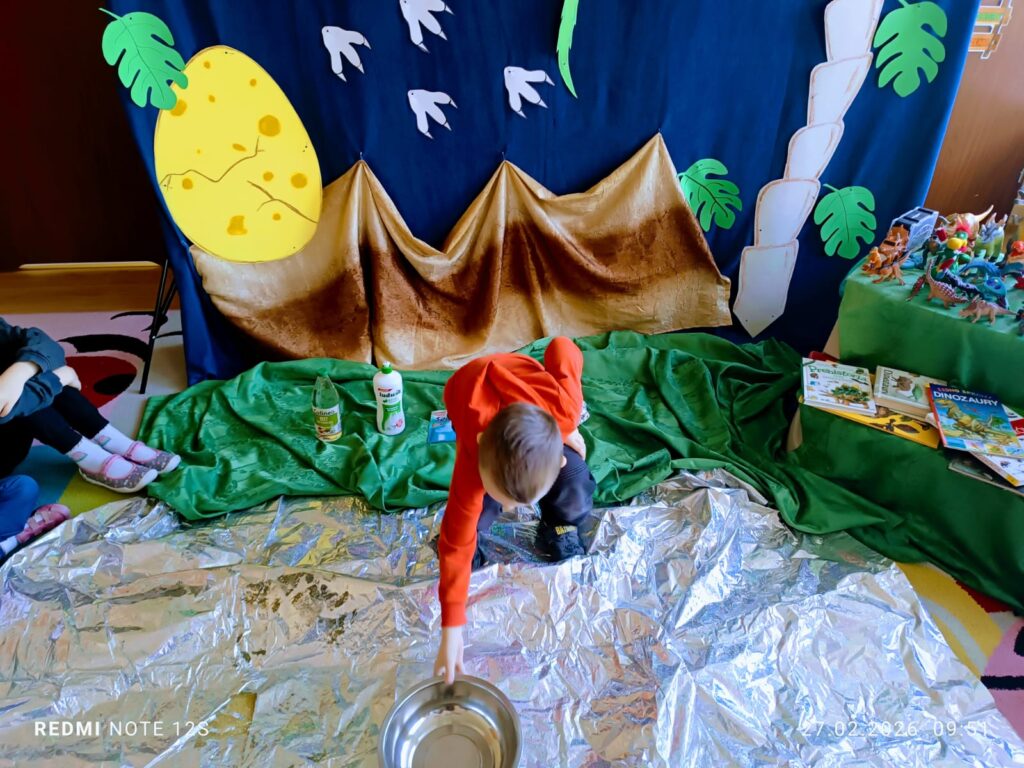 Eksepryment "WULKAN" w grupie "Motylki".