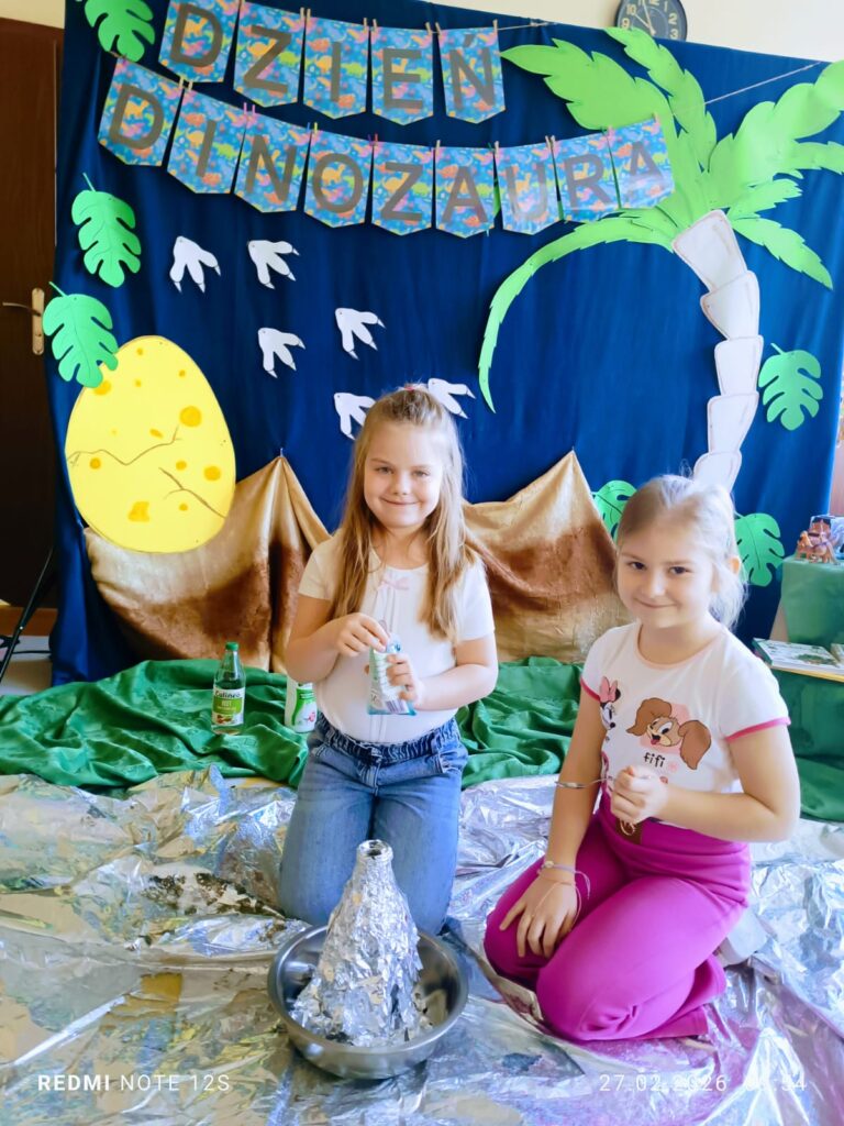 Eksepryment "WULKAN" w grupie "Motylki".