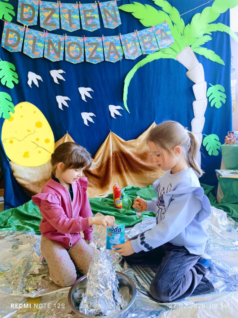 Eksepryment "WULKAN" w grupie "Motylki".