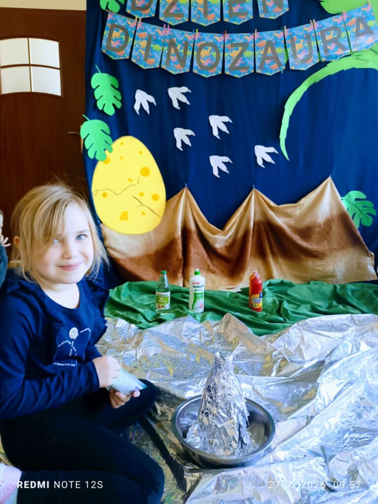 Eksepryment "WULKAN" w grupie "Motylki".