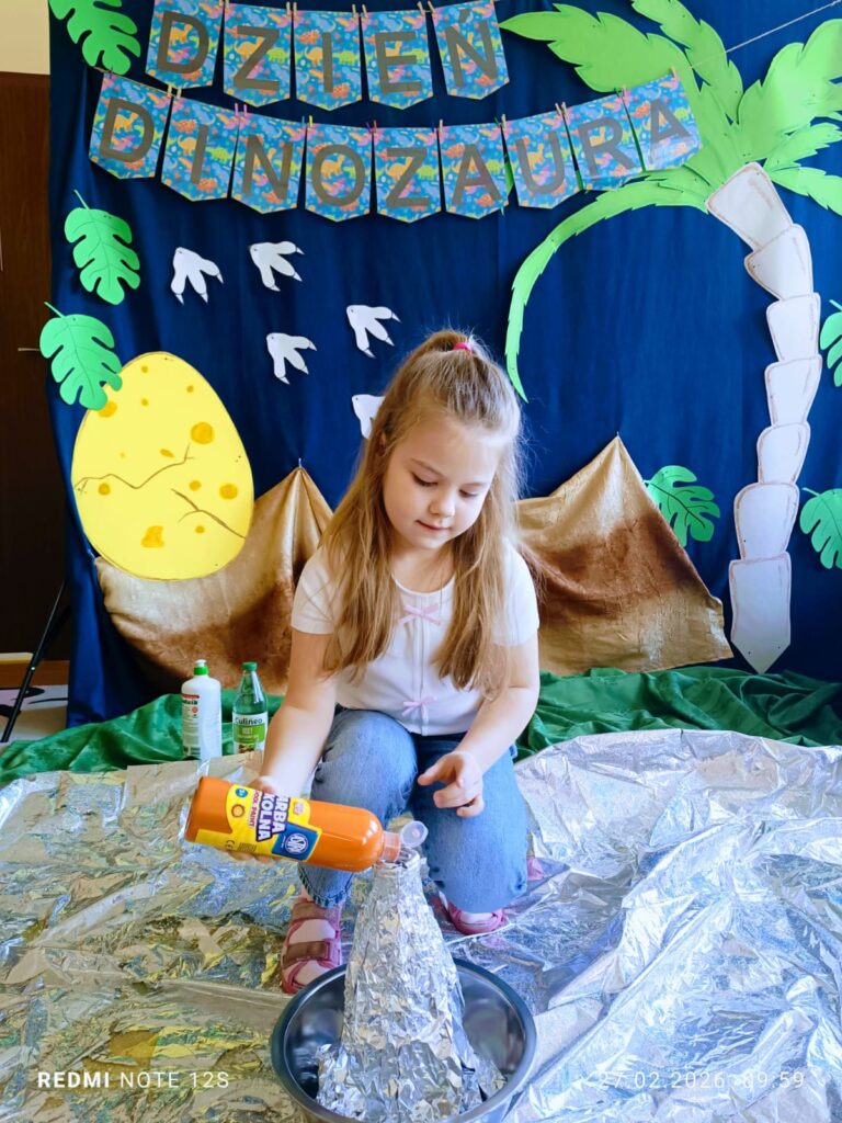 Eksepryment "WULKAN" w grupie "Motylki".