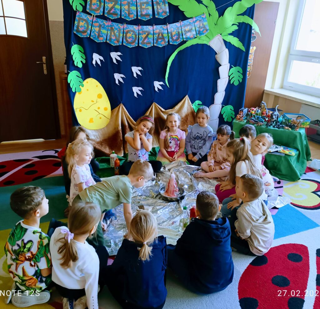 Eksepryment "WULKAN" w grupie "Motylki".