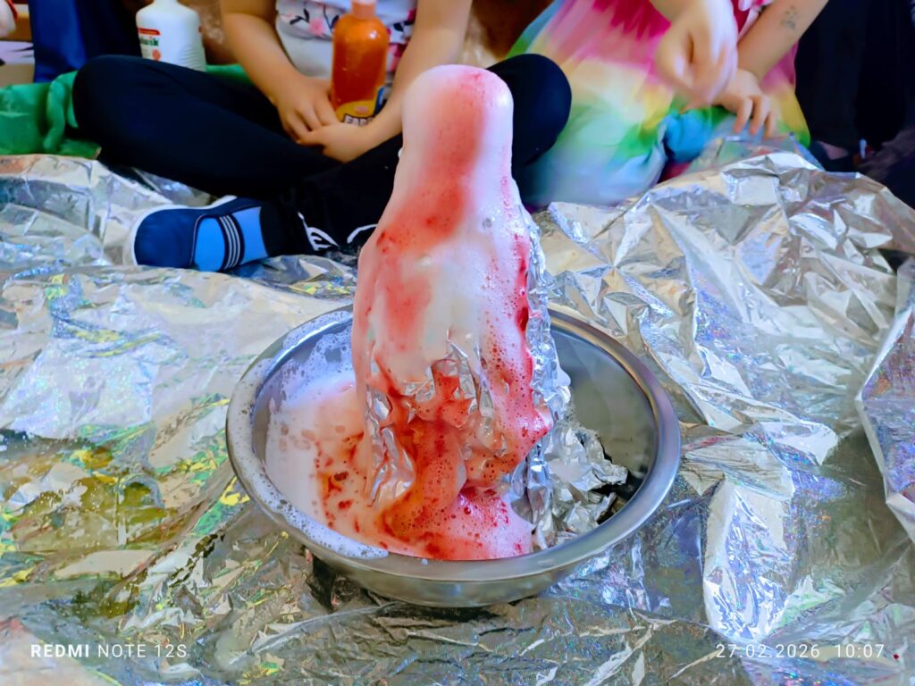 Eksepryment "WULKAN" w grupie "Motylki".