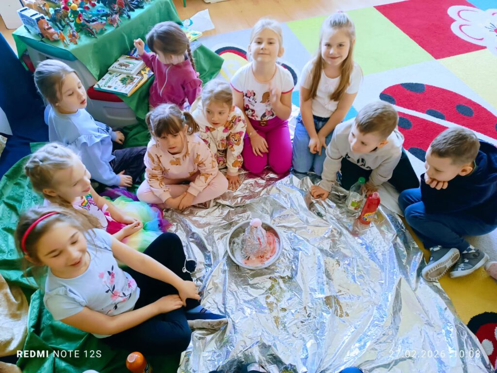 Eksepryment "WULKAN" w grupie "Motylki".