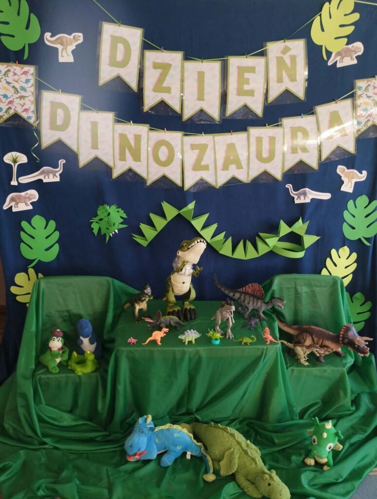 Dzień Dinozaura w grupie "Wiewiórki".