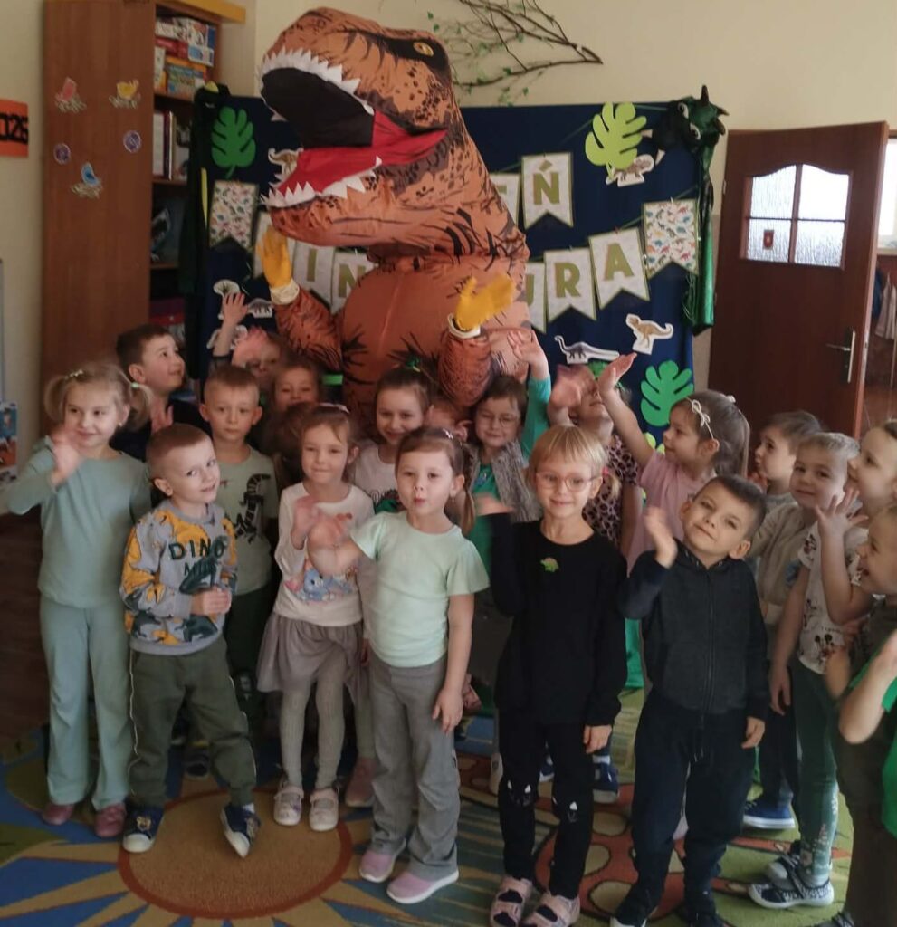 Dzień Dinozaura w grupie "Wiewiórki".