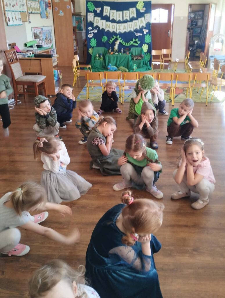 Dzień Dinozaura w grupie "Wiewiórki".