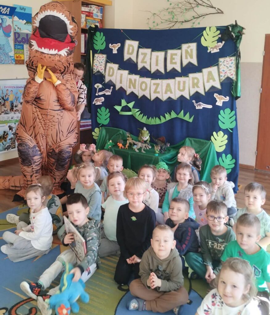 Dzień Dinozaura w grupie "Wiewiórki".