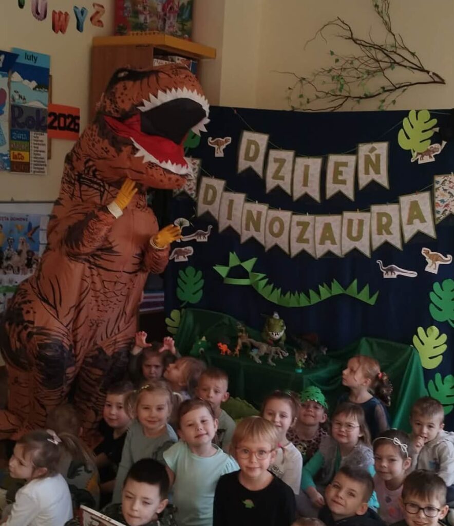 Dzień Dinozaura w grupie "Wiewiórki".