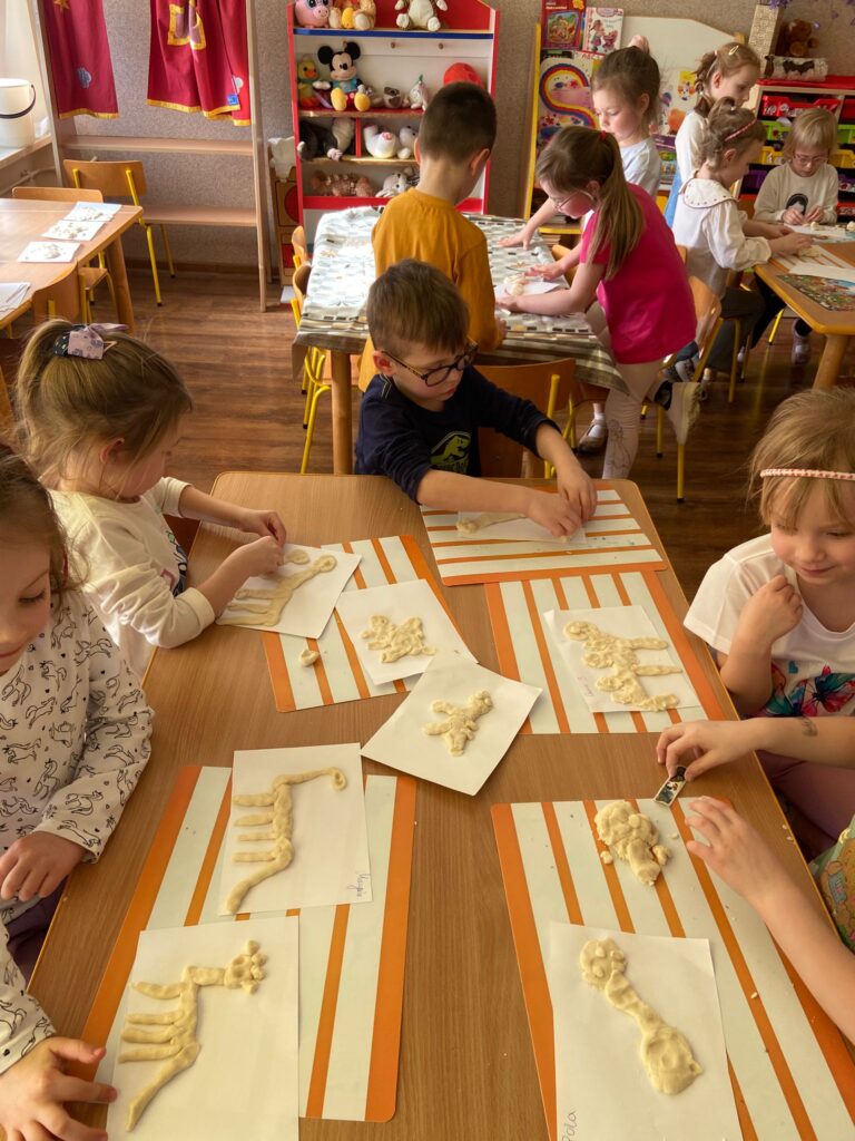 Dzień Dinozaura w grupie "Wiewiórki".