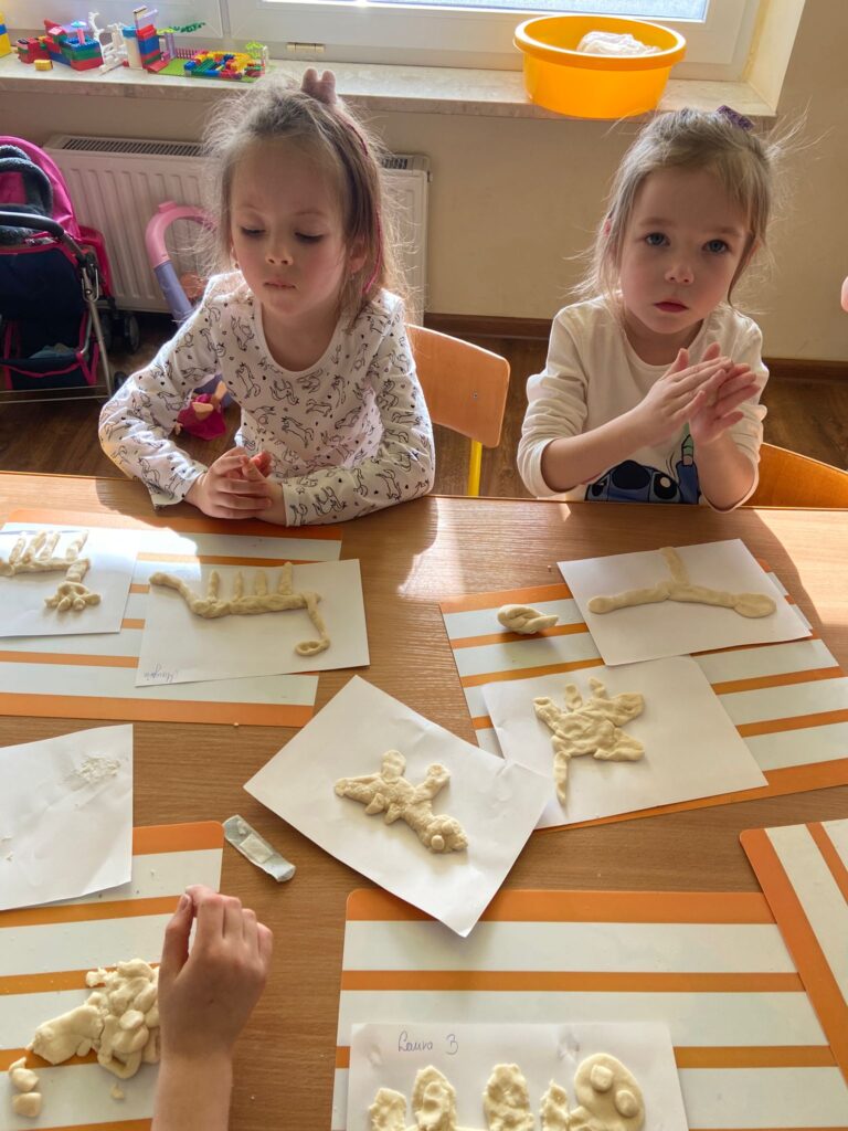 Dzień Dinozaura w grupie "Wiewiórki".