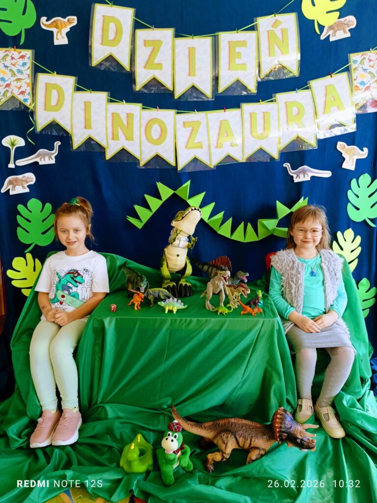 Dzień Dinozaura w grupie "Wiewiórki".
