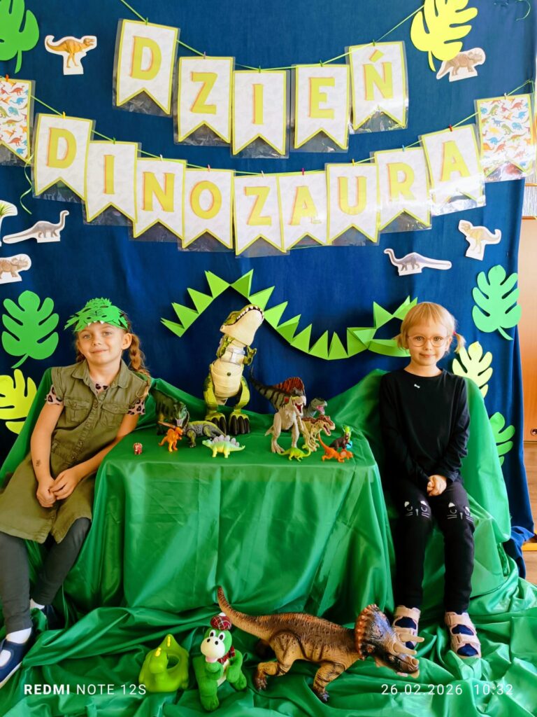 Dzień Dinozaura w grupie "Wiewiórki".