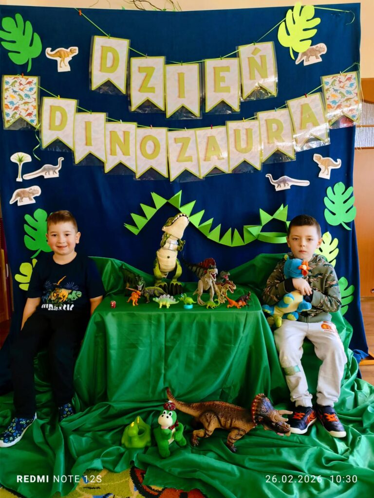 Dzień Dinozaura w grupie "Wiewiórki".