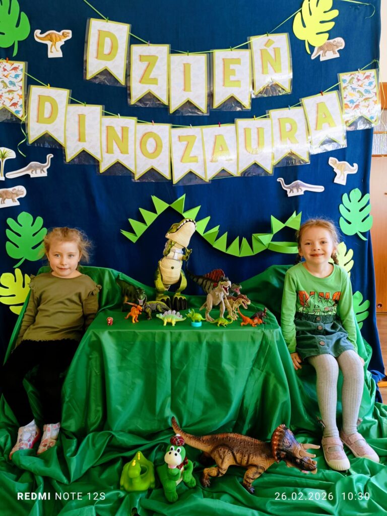Dzień Dinozaura w grupie "Wiewiórki".