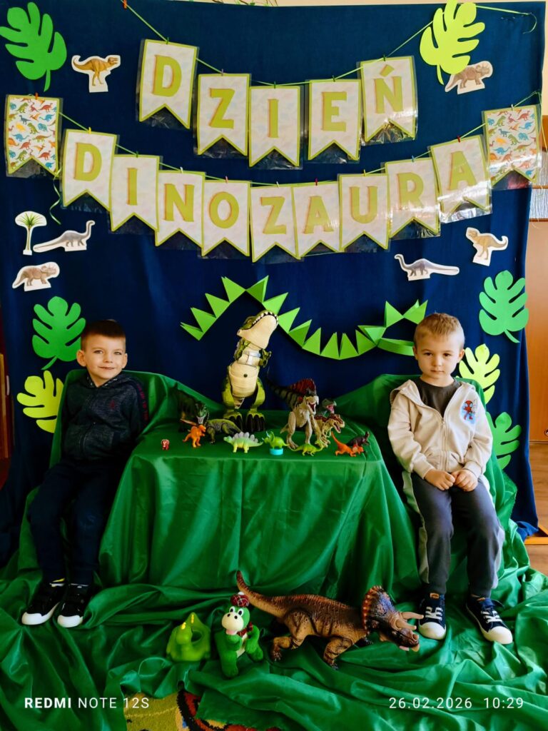 Dzień Dinozaura w grupie "Wiewiórki".