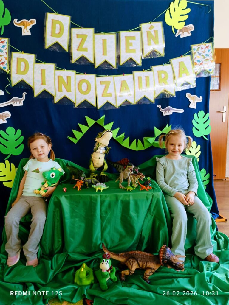 Dzień Dinozaura w grupie "Wiewiórki".