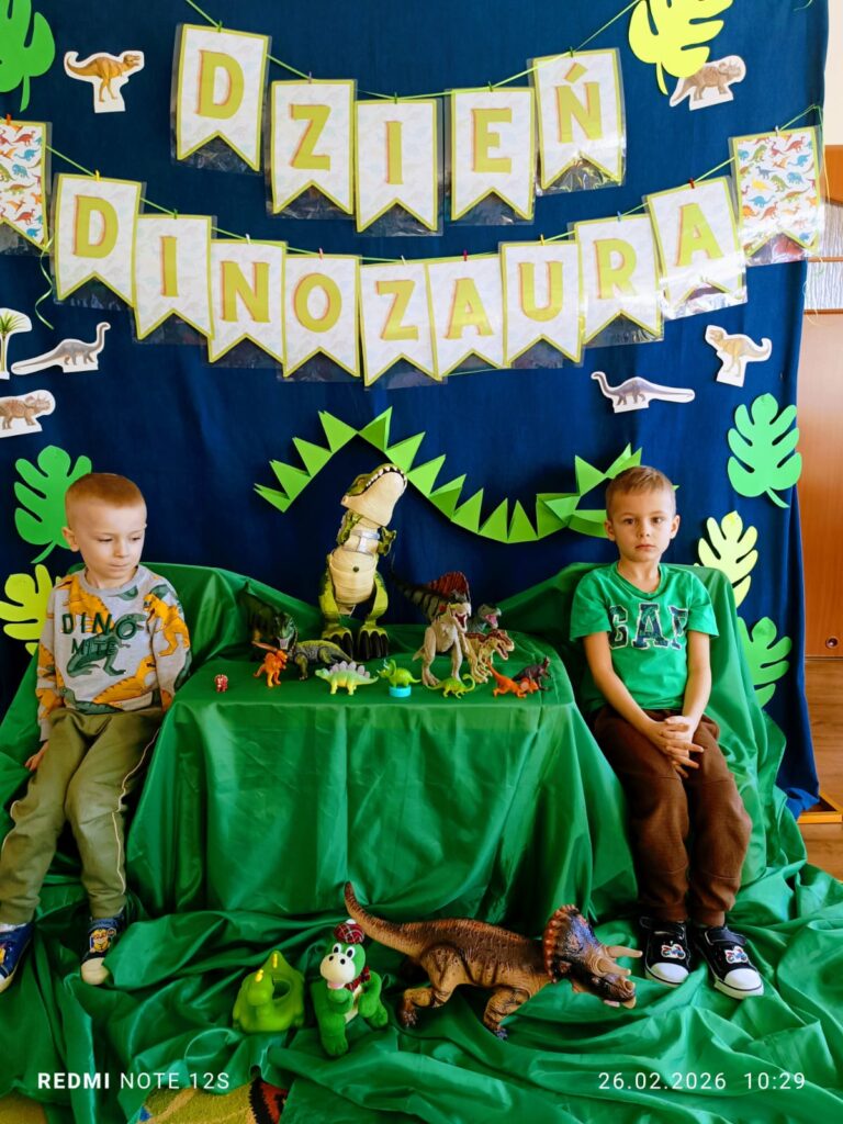 Dzień Dinozaura w grupie "Wiewiórki".