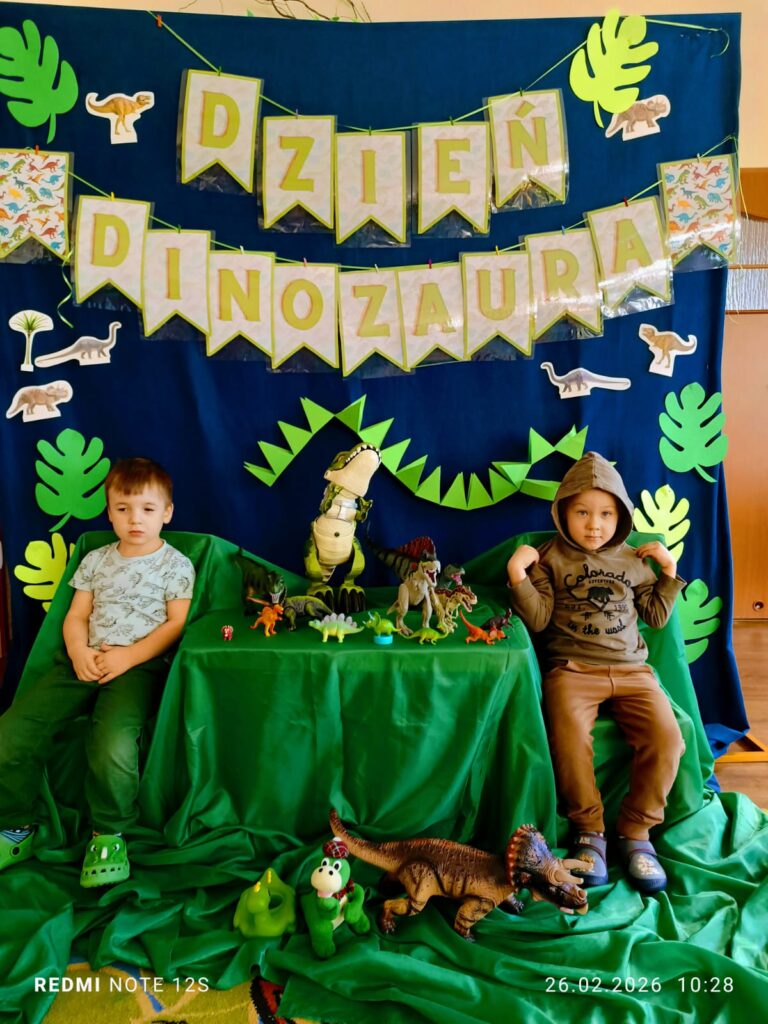 Dzień Dinozaura w grupie "Wiewiórki".