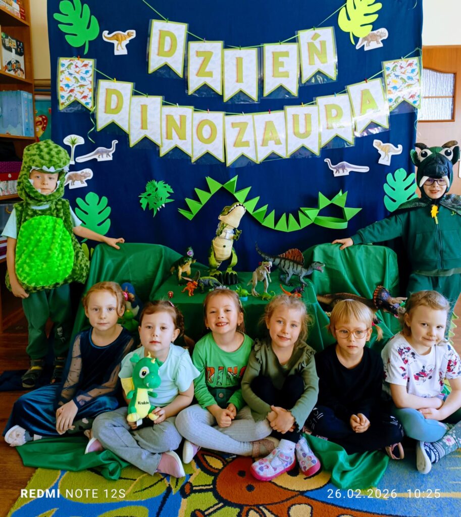 Dzień Dinozaura w grupie "Wiewiórki".