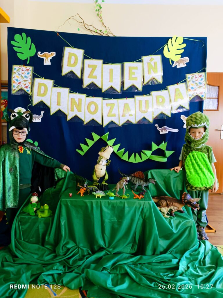 Dzień Dinozaura w grupie "Wiewiórki".