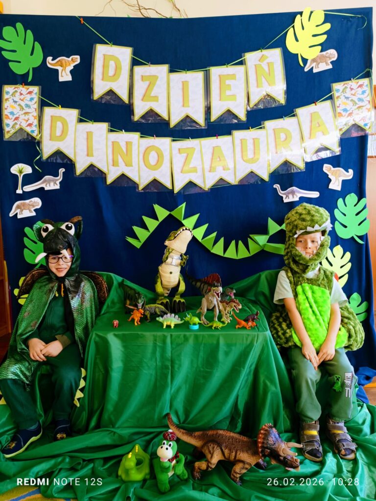 Dzień Dinozaura w grupie "Wiewiórki".