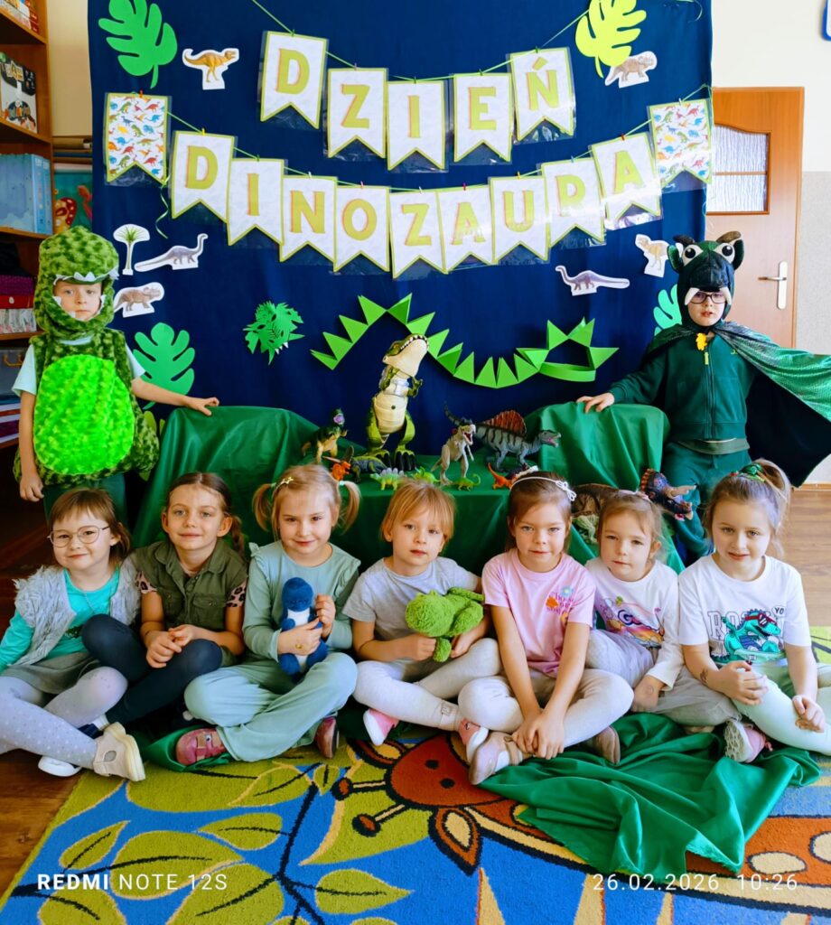 Dzień Dinozaura w grupie "Wiewiórki".