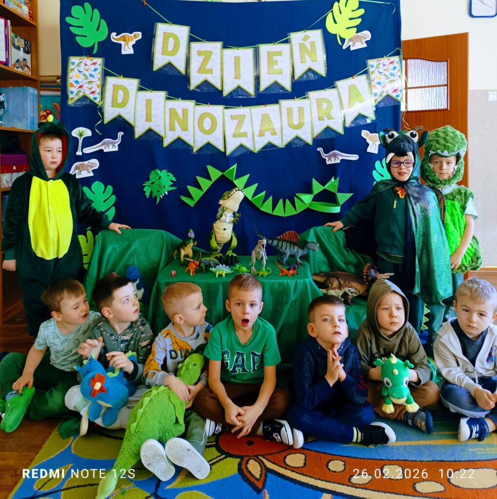 Dzień Dinozaura w grupie "Wiewiórki".