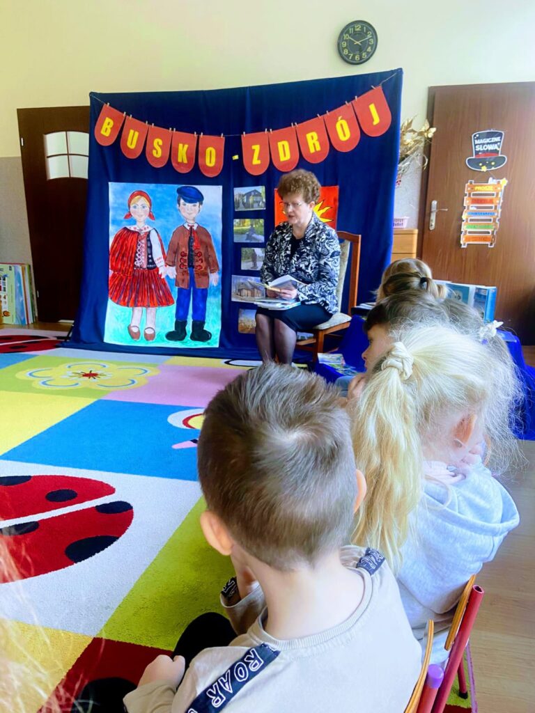 Spotkanie w ramach edukacji regionalnej w grupie "Motylki".