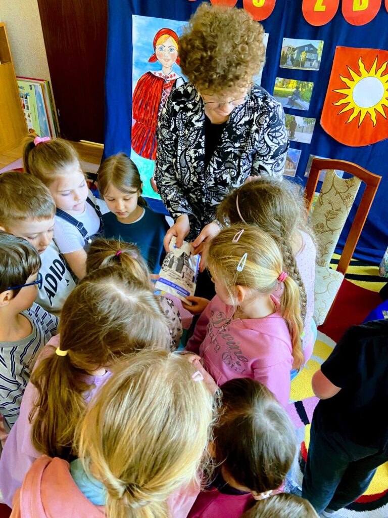 Spotkanie w ramach edukacji regionalnej w grupie "Motylki".