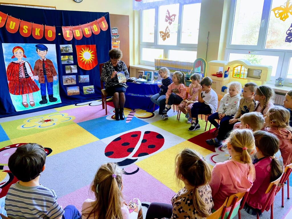 Spotkanie w ramach edukacji regionalnej w grupie "Motylki".