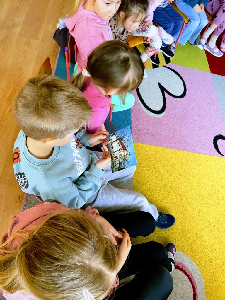 Spotkanie w ramach edukacji regionalnej w grupie "Motylki".