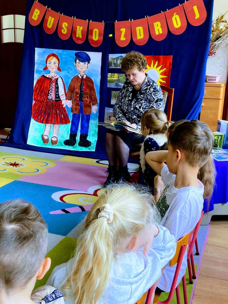 Spotkanie w ramach edukacji regionalnej w grupie "Motylki".